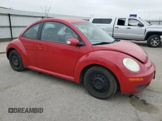 2010 Volkswagen New Beetle Coupe with VIN 3VWPG3AG9AM011291, listed as a Copart auction lot 53361115 with 105,432 mi miles and Salvage Title. Bid and sale history available at carsss.com. Image 4.