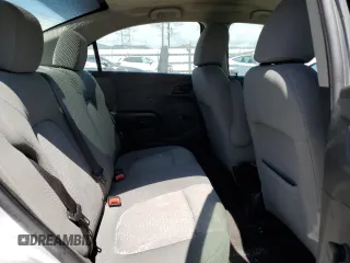 2016 Chevrolet Sonic LS z VIN 1G1JA5SH2G4101568, wystawiony jako Copart lot #57529175 z przebiegiem 56 780 mil mil oraz Szkoda całkowita • Salvage title. Historia ofert i sprzedaży dostępna na DreamBid. Obrazek 10.