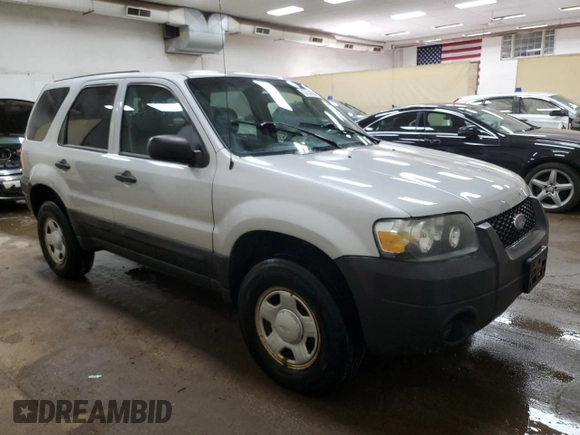2005 Ford Escape XLS Value z VIN 1FMYU02Z55KA45705, wystawiony jako Copart lot #57244345 z przebiegiem Nie podano mil oraz Czysty tytuł • Clean title. Historia ofert i sprzedaży dostępna na DreamBid. Obrazek 4.