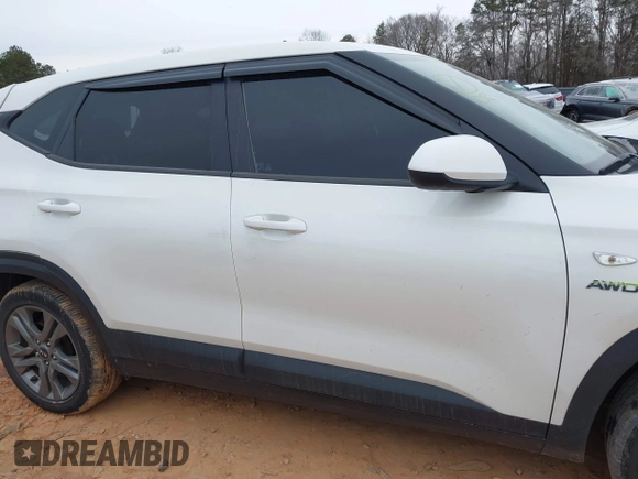 2021 Kia Seltos LX with VIN KNDEPCAA2M7118655, listed as a IAAI auction lot 41349198 with 75,254 mi miles. Bid and sale history available at carsss.com. Image 13.
