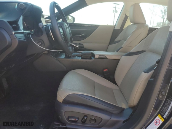 2019 Lexus ES with VIN 58ABZ1B14KU006555, listed as a Copart auction lot 48803865 with 81,739 mi miles and Salvage Title. Bid and sale history available at carsss.com. Image 7.