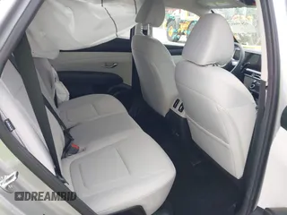 2025 Hyundai Tucson SEL z VIN 5NMJB3DE5SH465219, wystawiony jako IAAI lot #42490892 z przebiegiem 11 135 mil mil oraz . Historia ofert i sprzedaży dostępna na DreamBid. Obrazek 8.