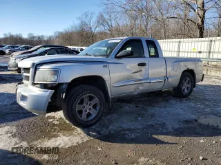 2011 Ram Dakota Bighorn/Lonestar with VIN 1D7RW3BP9BS533110, listed as a Copart auction lot 42322155 with 183,951 mi miles and Salvage Title. Bid and sale history available at carsss.com. Image 1.