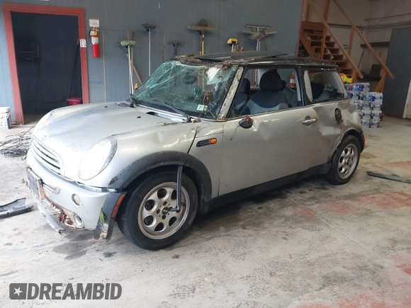 2005 MINI Hardtop с VIN WMWRC33445TJ65289, выставлен на аукционе IAAI как лот 42358377 с пробегом 184 367 миль миль и . История ставок и продаж доступна на DreamBid. Изображение 17.
