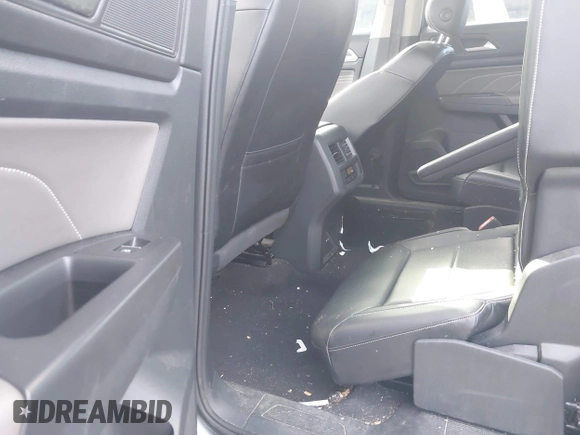 2022 Volkswagen Atlas SE with VIN 1V2JR2CA6NC518824, listed as a IAAI auction lot 42334150 with 88,184 mi miles and . Bid and sale history available at DreamBid. Image 8.