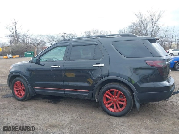 2014 Ford Explorer with VIN 1FM5K7B82EGA05450, listed as a IAAI auction lot 41913990 with 95,855 mi miles. Bid and sale history available at carsss.com. Image 14.