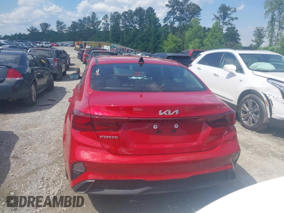 2024 Kia Forte LXS z VIN 3KPF24AD4RE746100, wystawiony jako IAAI lot #42257968 z przebiegiem 34 015 mil mil oraz . Historia ofert i sprzedaży dostępna na DreamBid. Obrazek 16.