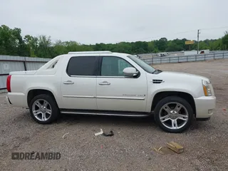 2007 Cadillac Escalade EXT with VIN 3GYFK62817G141539, listed as a IAAI auction lot 42022337 with 211,440 mi miles. Bid and sale history available at carsss.com. Image 13.
