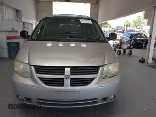 2005 Dodge Caravan SXT with VIN 2D4GP44L65R335656, listed as a IAAI auction lot 42526728 with 322,176 mi miles and . Bid and sale history available at DreamBid. Image 12.