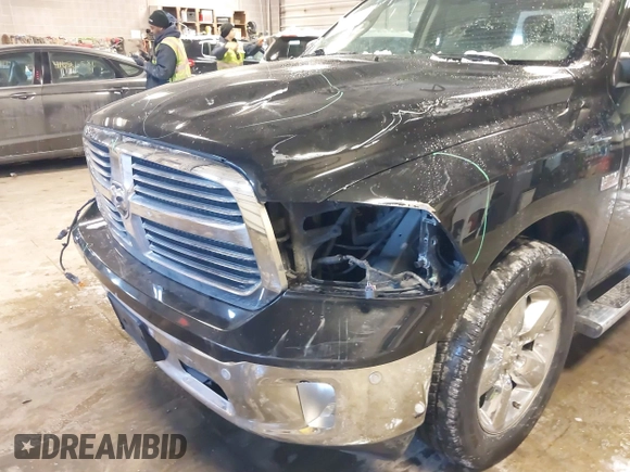 2017 Ram 1500 Big Horn z VIN 3C6RR7LT5HG543628, wystawiony jako IAAI lot #41629303 z przebiegiem 111 373 mil mil oraz . Historia ofert i sprzedaży dostępna na DreamBid. Obrazek 6.