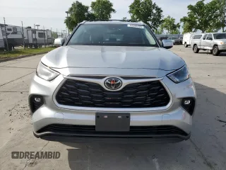 2022 Toyota Highlander XLE z VIN 5TDHZRBH9NS587335, wystawiony jako Copart lot #53280485 z przebiegiem 19 605 mil mil oraz Szkoda całkowita • Salvage title. Historia ofert i sprzedaży dostępna na DreamBid. Obrazek 5.