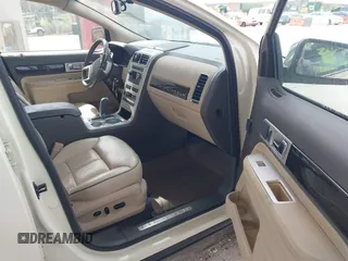 2008 Lincoln MKX with VIN 2LMDU88C78BJ33271, listed as a IAAI auction lot 42205460 with 148,146 mi miles and . Bid and sale history available at DreamBid. Image 5.