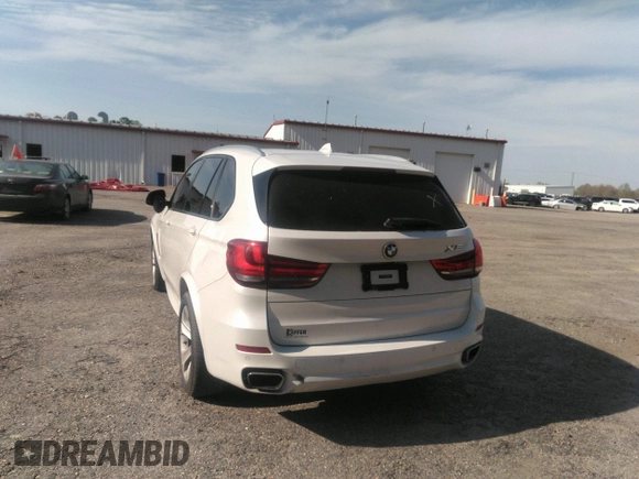 2014 BMW X5 xDrive35i with VIN 5UXKR0C56E0H18800, listed as a IAAI auction lot 40843200 with 129,991 mi miles. Bid and sale history available at carsss.com. Image 16.