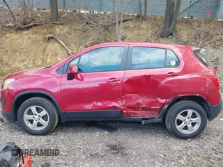 2015 Chevrolet Trax LS z VIN KL7CJPSB0FB198204, wystawiony jako IAAI lot #42237830 z przebiegiem 137 569 mil mil oraz . Historia ofert i sprzedaży dostępna na DreamBid. Obrazek 14.