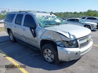 2014 Chevrolet Suburban LT z VIN 1GNSCJE0XER124222, wystawiony jako IAAI lot #41994798 z przebiegiem 268 836 mil mil oraz . Historia ofert i sprzedaży dostępna na DreamBid. Obrazek 1.