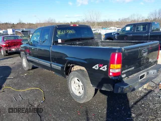 2000 Chevrolet Silverado 1500 LS with VIN 2GCEK19T7Y1200537, listed as a IAAI auction lot 41503486 with 191,143 mi miles. Bid and sale history available at carsss.com. Image 3.