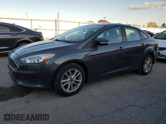 2017 Ford Focus SE z VIN 1FADP3F25HL331714, wystawiony jako Copart lot #77389764 z przebiegiem 49 953 mil mil oraz Szkoda całkowita • Salvage title. Historia ofert i sprzedaży dostępna na DreamBid. Obrazek 1.