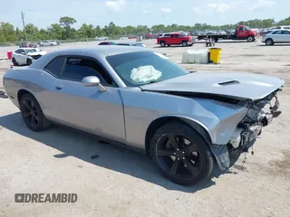 2017 Dodge Challenger R/T Plus z VIN 2C3CDZBT4HH548723, wystawiony jako IAAI lot #42108999 z przebiegiem 80 881 mil mil oraz . Historia ofert i sprzedaży dostępna na DreamBid. Obrazek 1.