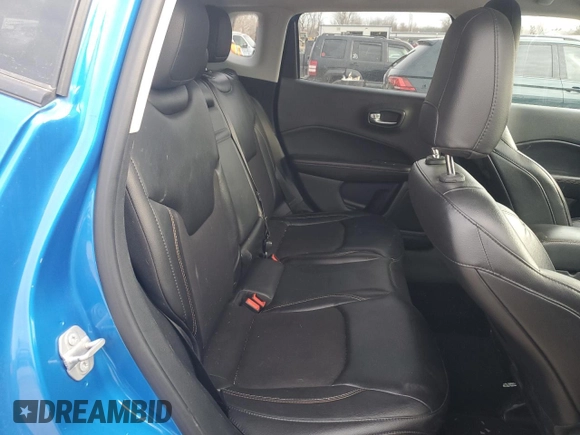 2018 Jeep Compass Altitude z VIN 3C4NJDBB0JT403313, wystawiony jako Copart lot #46607875 z przebiegiem 101 581 mil mil oraz Szkoda całkowita • Salvage title. Historia ofert i sprzedaży dostępna na DreamBid. Obrazek 11.