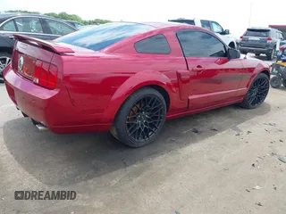 2007 Ford Mustang GT Deluxe с VIN 1ZVFT82H075198785, выставлен на аукционе IAAI как лот 42349870 с пробегом 42 229 миль миль и . История ставок и продаж доступна на DreamBid. Изображение 4.