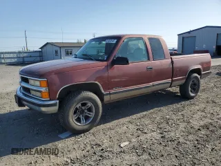 1998 Chevrolet Silverado 1500 with VIN 1GCEK19R2WE133619, listed as a Copart auction lot 55303545 with 200,306 mi miles and Salvage Title. Bid and sale history available at DreamBid. Image 1.