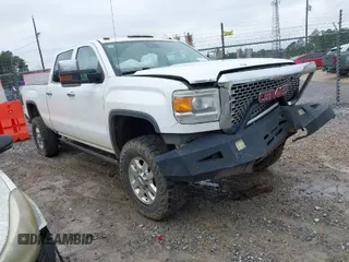 2016 GMC Sierra 2500HD Denali z VIN 1GT12UE84GF216185, wystawiony jako IAAI lot #41616958 z przebiegiem 201 036 mil mil oraz . Historia ofert i sprzedaży dostępna na DreamBid. Obrazek 1.
