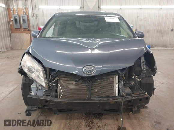2016 Toyota Sienna XLE with VIN 5TDYK3DC3GS747411, listed as a IAAI auction lot 42289072 with 184,546 mi miles and . Bid and sale history available at DreamBid. Image 13.