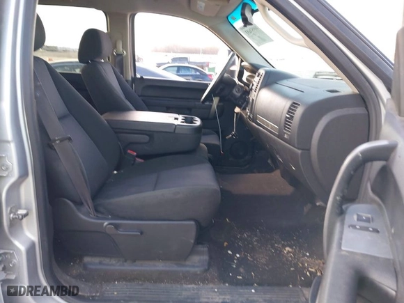 2012 Chevrolet Silverado 1500 LT with VIN 1GCPKSE70CF141159, listed as a IAAI auction lot 40953651 with 141,375 mi miles. Bid and sale history available at carsss.com. Image 5.