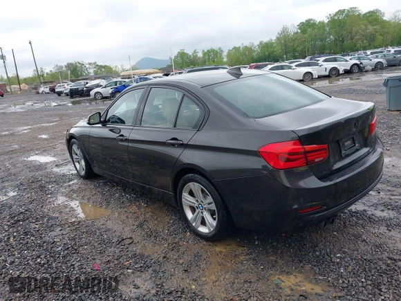 2016 BMW 3 Series 328i z VIN WBA8E9G52GNT45955, wystawiony jako IAAI lot #42051162 z przebiegiem 85 791 mil mil oraz . Historia ofert i sprzedaży dostępna na DreamBid. Obrazek 3.