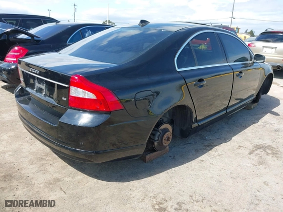 2007 Volvo S80 I6 with VIN YV1AS982071028937, listed as a IAAI auction lot 41892056 with 102,445 mi miles. Bid and sale history available at carsss.com. Image 4.
