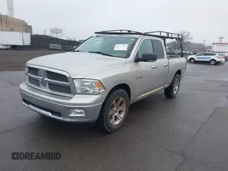 2010 Dodge 1500 SLT z VIN 1D7RV1GP3AS197145, wystawiony jako IAAI lot #41837884 z przebiegiem 241 378 mil mil oraz . Historia ofert i sprzedaży dostępna na DreamBid. Obrazek 17.
