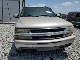 2005 Chevrolet Suburban LT z VIN 3GNEC16Z15G280353, wystawiony jako Copart lot #53974785 z przebiegiem 389 849 mil mil oraz Nie do naprawy. Historia ofert i sprzedaży dostępna na DreamBid. Obrazek 5.