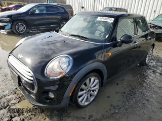2015 MINI Hardtop 4 Door z VIN WMWXS5C57FT828001, wystawiony jako Copart lot #44458065 z przebiegiem 106 066 mil mil oraz Szkoda całkowita • Salvage title. Historia ofert i sprzedaży dostępna na DreamBid. Obrazek 1.