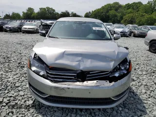 2012 Volkswagen Passat SE z VIN 1VWBP7A30CC025860, wystawiony jako Copart lot #56124875 z przebiegiem 146 207 mil mil oraz Szkody całkowita. Historia ofert i sprzedaży dostępna na DreamBid. Obrazek 5.