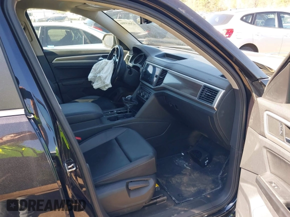 2018 Volkswagen Atlas SE with VIN 1V2DP2CA9JC599623, listed as a IAAI auction lot 42065906 with Not provided miles and . Bid and sale history available at DreamBid. Image 5.