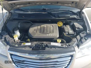 2014 Chrysler Town & Country Touring with VIN 2C4RC1BG0ER422698, listed as a IAAI auction lot 42086592 with 66,659 mi miles. Bid and sale history available at carsss.com. Image 10.