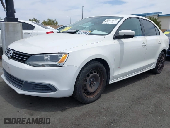 2013 Volkswagen Jetta SE with VIN 3VWDP7AJ8DM408355, listed as a IAAI auction lot 42229050 with 186,851 mi miles and . Bid and sale history available at DreamBid. Image 2.