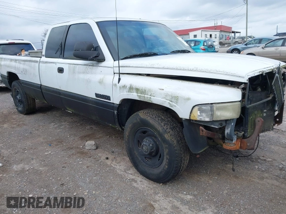 1996 Dodge Ram 2500 with VIN 3B7KC23CXTM147915, listed as a IAAI auction lot 41236310 with 211,518 mi miles. Bid and sale history available at carsss.com. Image 1.