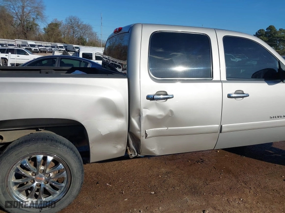 2007 Chevrolet Silverado 1500 LTZ with VIN 2GCEC13J171682554, listed as a IAAI auction lot 41307868 with 241,332 mi miles. Bid and sale history available at carsss.com. Image 6.