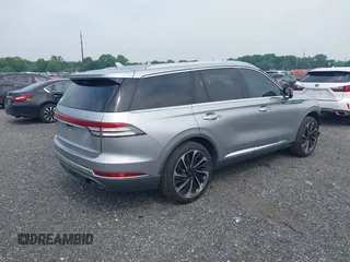 2020 Lincoln Aviator Reserve with VIN 5LM5J7XC8LGL32204, listed as a IAAI auction lot 42406158 with 83,227 mi miles and . Bid and sale history available at DreamBid. Image 4.