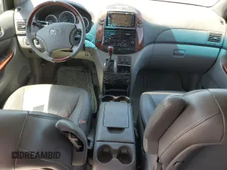 2004 Toyota Sienna XLE with VIN 5TDBA22C34S016138, listed as a Copart auction lot 55822625 with 204,018 mi miles and Clean Title. Bid and sale history available at DreamBid. Image 8.