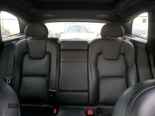 2019 Volvo XC60 z VIN LYVBR0DK2KB263803, wystawiony jako Copart lot #82622984 z przebiegiem 142 294 mil mil oraz Szkoda całkowita • Salvage title. Historia ofert i sprzedaży dostępna na DreamBid. Obrazek 10.