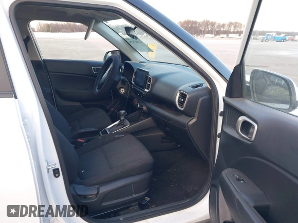 2021 Hyundai Venue SE with VIN KMHRB8A36MU068032, listed as a IAAI auction lot 41083579 with 100,598 mi miles and . Bid and sale history available at DreamBid. Image 5.