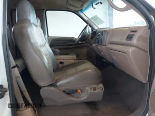 1999 Ford F-250 XL с VIN 1FTNX21F0XED29133, выставлен на аукционе IAAI как лот 41713142 с пробегом 357 060 миль миль и . История ставок и продаж доступна на DreamBid. Изображение 5.