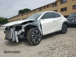 2021 Lexus UX 250h z VIN JTHP9JBH8M2048836, wystawiony jako Copart lot #63264695 z przebiegiem 23 280 mil mil oraz Szkoda całkowita • Salvage title. Historia ofert i sprzedaży dostępna na DreamBid. Obrazek 1.