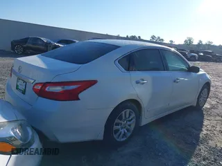 2016 Nissan Altima 2.5 S with VIN 1N4AL3AP4GN341039, listed as a IAAI auction lot 39454102 with 93,580 mi miles. Bid and sale history available at carsss.com. Image 4.
