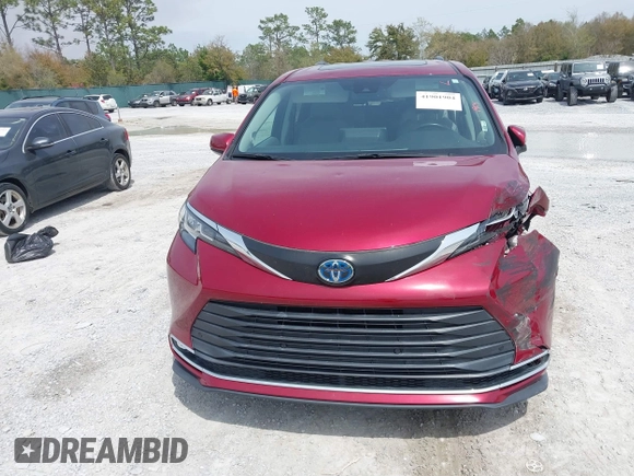 2022 Toyota Sienna XLE with VIN 5TDJRKEC4NS096888, listed as a IAAI auction lot 41901904 with 56,952 mi miles. Bid and sale history available at carsss.com. Image 12.