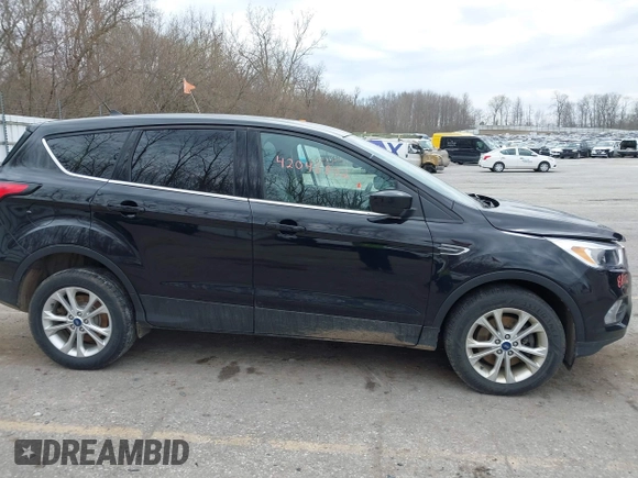 2019 Ford Escape SE z VIN 1FMCU9GD8KUB56356, wystawiony jako IAAI lot #42048802 z przebiegiem 109 356 mil mil oraz . Historia ofert i sprzedaży dostępna na DreamBid. Obrazek 13.