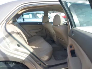 2005 Honda Accord EX-L z VIN 1HGCM56845A011131, wystawiony jako IAAI lot #41652955 z przebiegiem 283 176 mil mil oraz . Historia ofert i sprzedaży dostępna na DreamBid. Obrazek 8.
