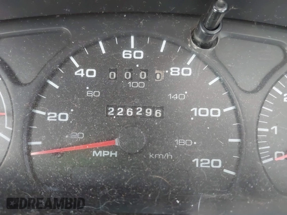 2002 Mercury Sable GS with VIN 1MEFM50U52A635368, listed as a IAAI auction lot 41770175 with 226,296 mi miles. Bid and sale history available at carsss.com. Image 7.